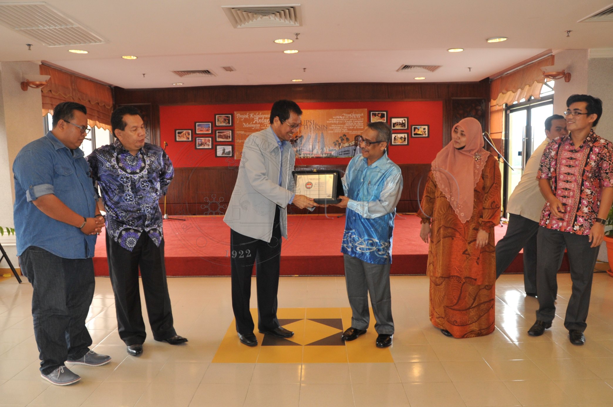 PRO 14 45 THAKSIN PRO 5813